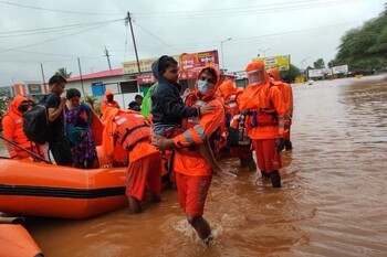 В Индии жертвами наводнения стали 138 человек