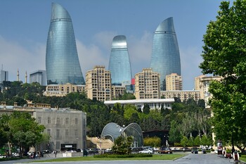 Азербайджан примет только вакцинированных туристов 