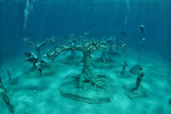 Первый в Средиземном море музей подводных скульптур открылся на Кипре