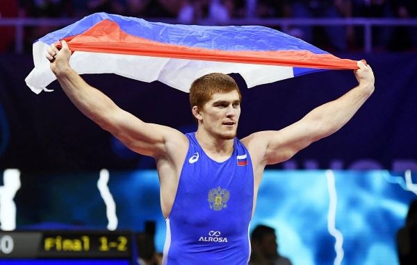 Российский борец Муса Евлоев завоевал золото Олимпиады-2020