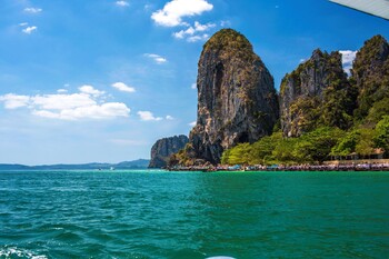 В морских парках Таиланда запретили пользоваться кремами от солнца